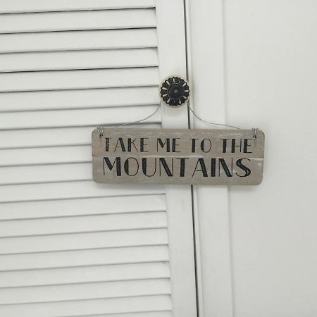 Open Plan Townhouse Appartamento Caernarfon Esterno foto