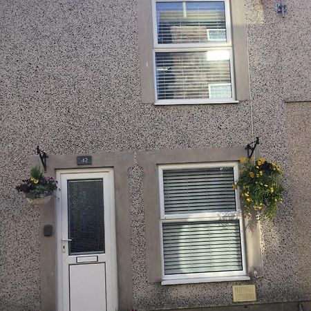 Open Plan Townhouse Appartamento Caernarfon Esterno foto