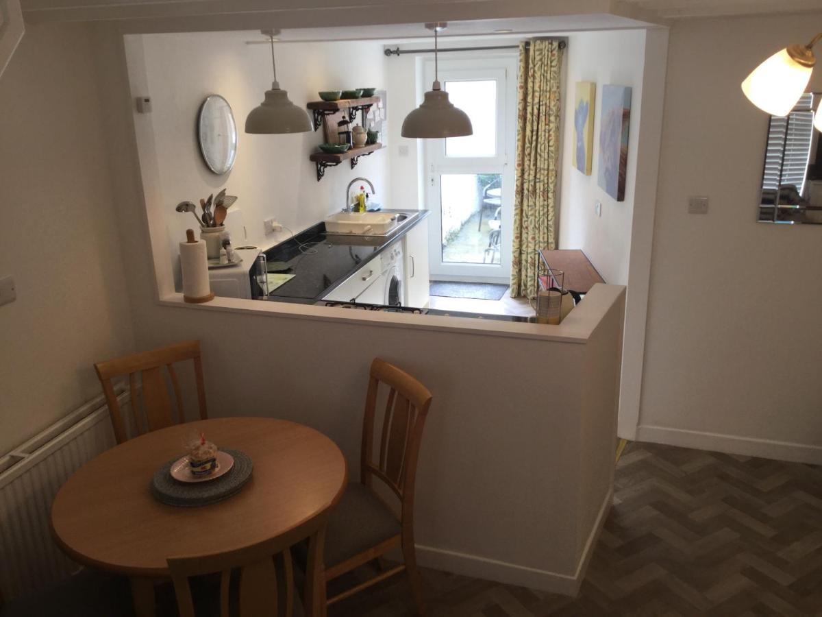 Open Plan Townhouse Appartamento Caernarfon Esterno foto